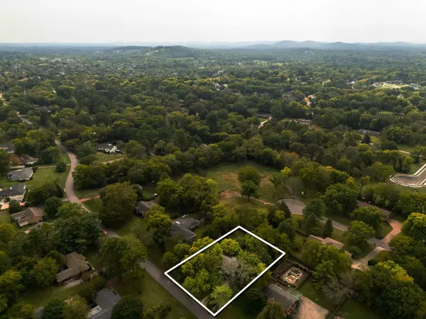 Brentwood, TN 37027,9009 Forest Lawn Dr