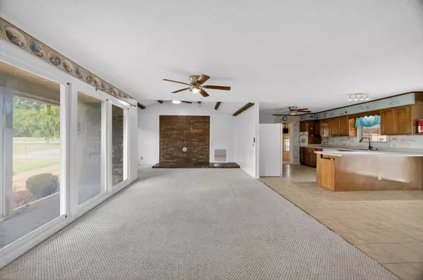 Elora, TN 37328,509 Limestone Rd