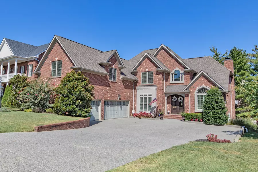 138 N Country Club Dr, Hendersonville, TN 37075