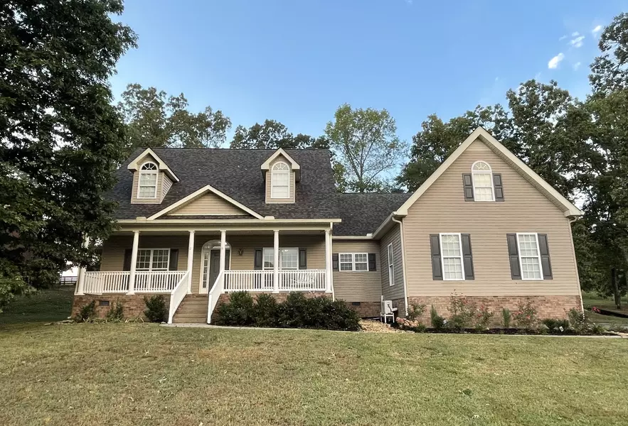 545 Red Fox Dr, Burns, TN 37029