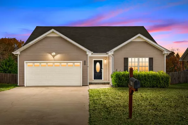 3819 Maliki Dr, Clarksville, TN 37042