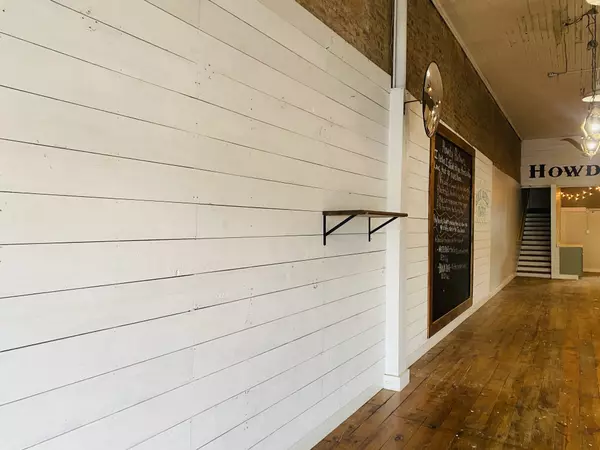 Lewisburg, TN 37091,221 W Commerce St