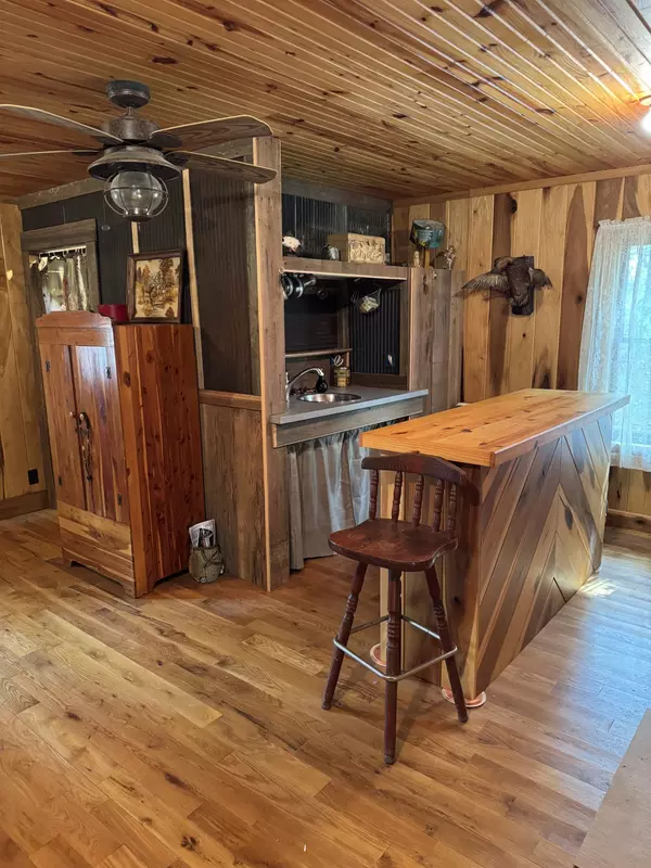 Big Sandy, TN 38221,683 Lick Creek Rd