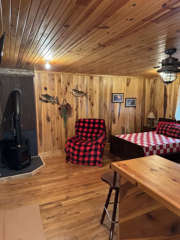 Big Sandy, TN 38221,683 Lick Creek Rd
