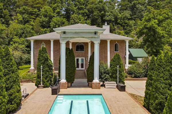 1211 White Rd, Bon Aqua, TN 37025