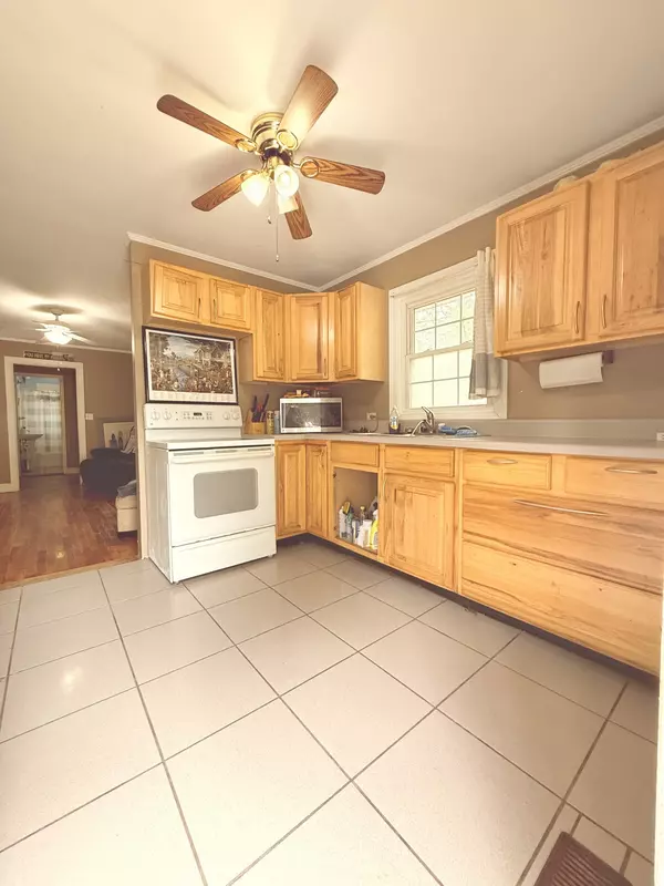 Waverly, TN 37185,107 W End Dr