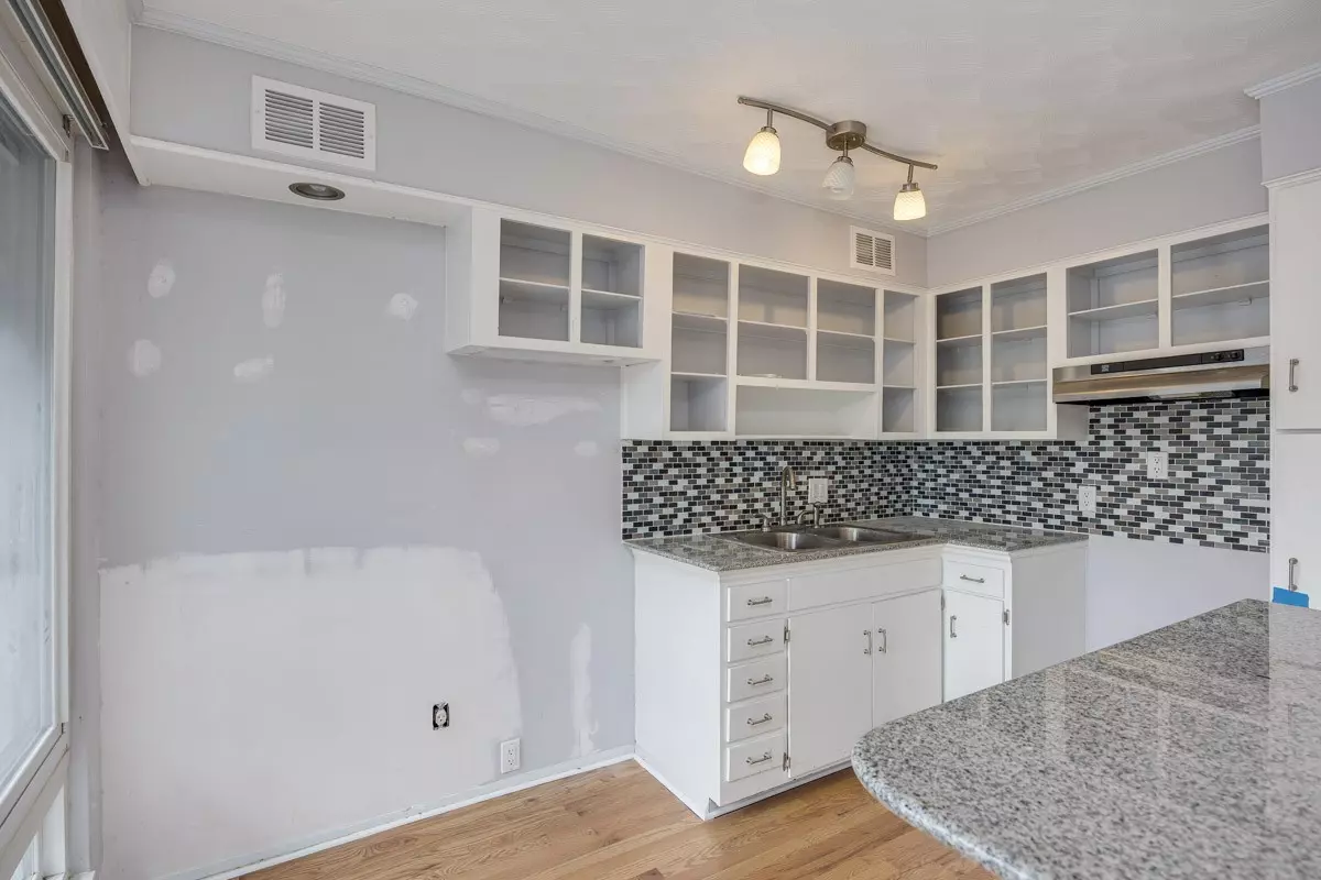 Nashville, TN 37203,201 Acklen Park Dr #23