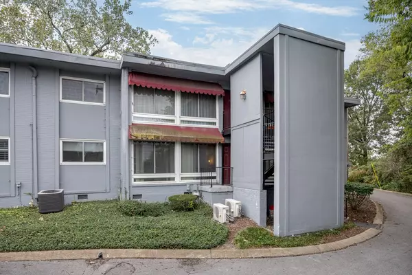 Nashville, TN 37203,201 Acklen Park Dr #23