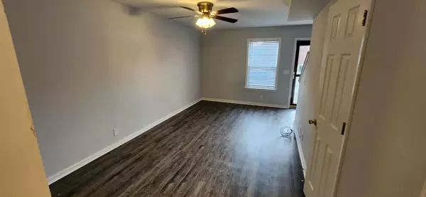 Clarksville, TN 37043,289 Raleigh Dr #B