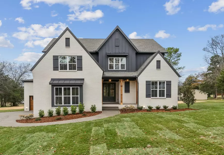 626 Peach Valley Rd, Gallatin, TN 37066