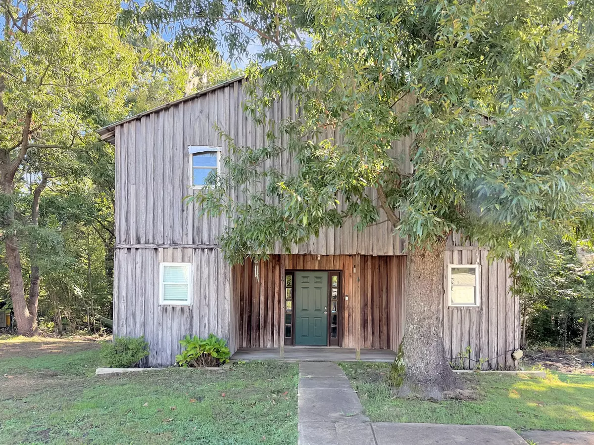 Greenfield, TN 38230,211 Meridian Dr