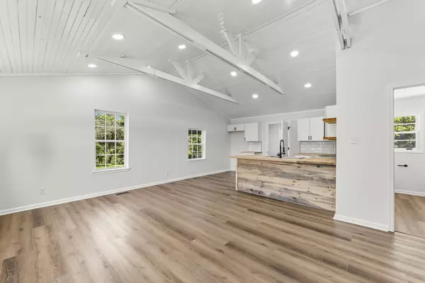 Columbia, TN 38401,827 Old Lewisburg Hwy