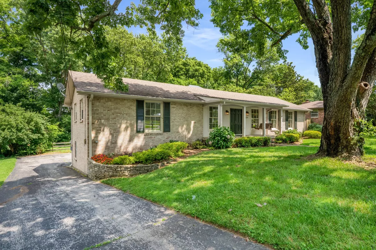 Nashville, TN 37220,5428 Wakefield Dr