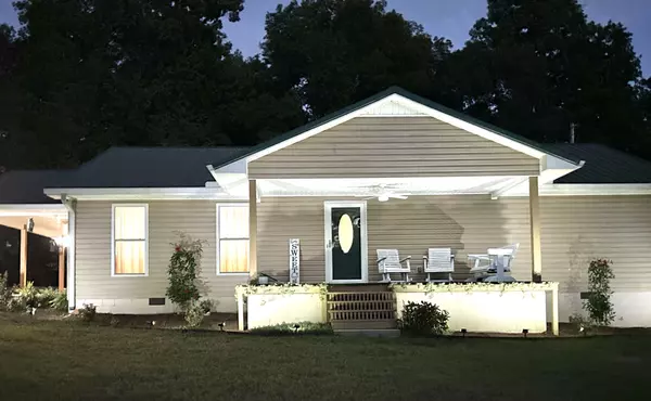 Cumberland City, TN 37050,2208 Highway 46