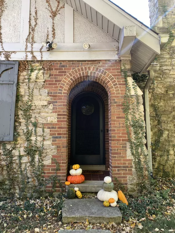 Nashville, TN 37215,1615 Woodmont Blvd