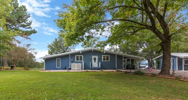 Big Sandy, TN 38221,439 Bluff Rd