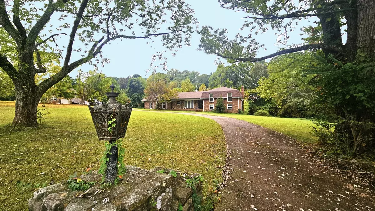 Cottontown, TN 37048,174 Circle Dr