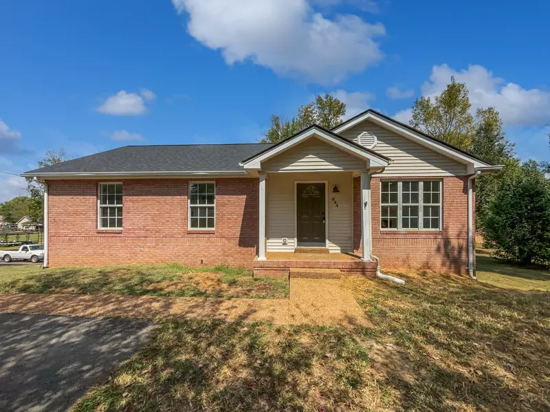 844 College St, Portland, TN 37148