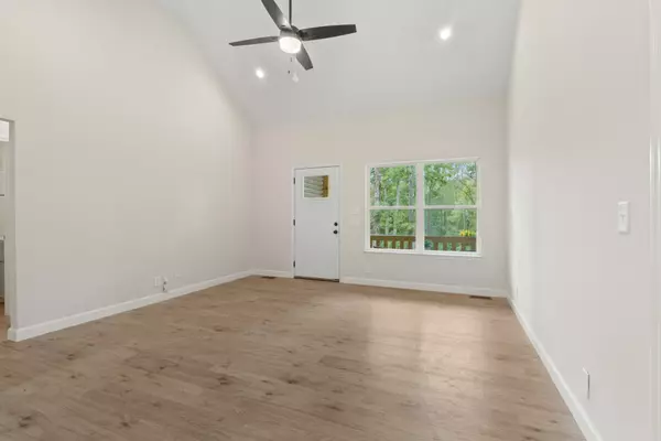 Mc Ewen, TN 37101,2480 N Hurricane Creek Rd