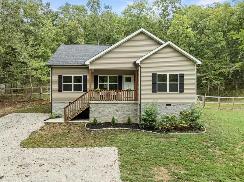 2480 N Hurricane Creek Rd, Mc Ewen, TN 37101