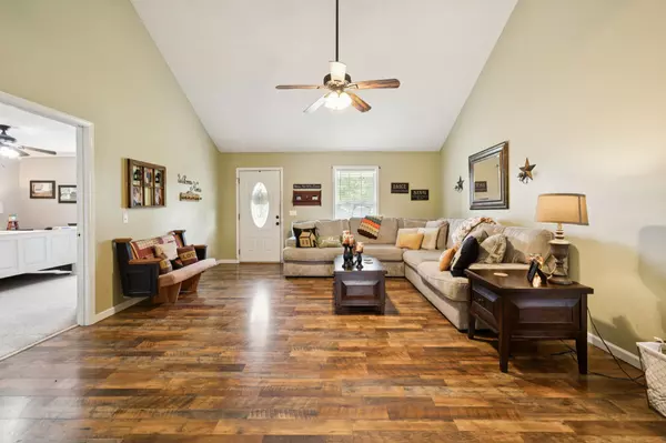 Lafayette, TN 37083,370 Joyce Cir