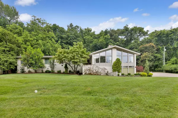 1005 Balmoral Dr, Nashville, TN 37220