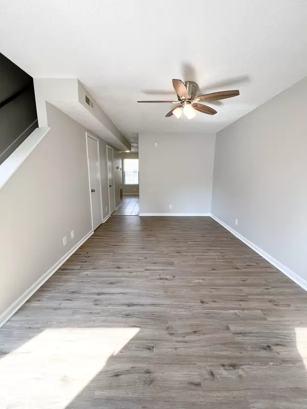 Clarksville, TN 37043,115 Ballygar St #3