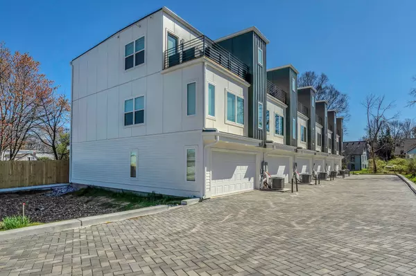 1016 W Kirkland Ave #C, Nashville, TN 37216