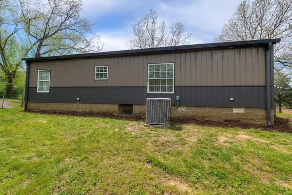 Linden, TN 37096,339 Flatwoods School Rd