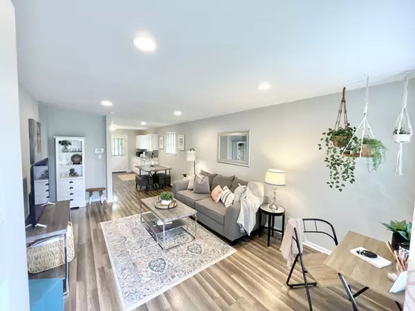1122 2nd Ave #S, Nashville, TN 37210