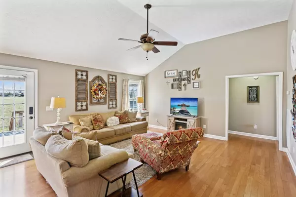 Lafayette, TN 37083,106 Mai Ridge Ln