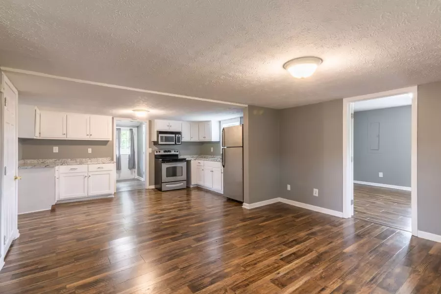 605 Days Rd, Lafayette, TN 37083