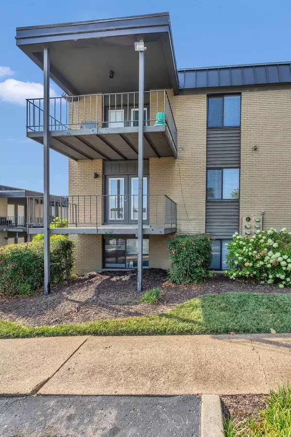 Nashville, TN 37209,6680 Charlotte Pike #E1