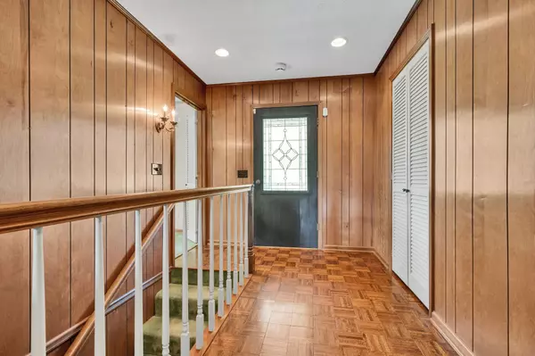 Dickson, TN 37055,104 Lake Circle Dr