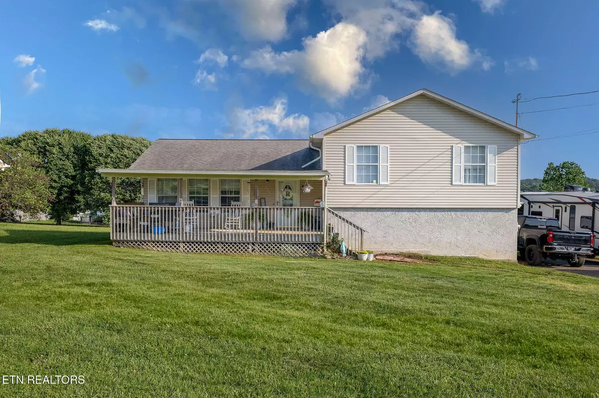 Dandridge, TN 37725,352 St. Edward Drive