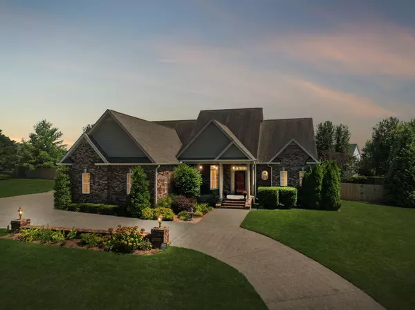 2204 Twin Peaks Ct, Spring Hill, TN 37174
