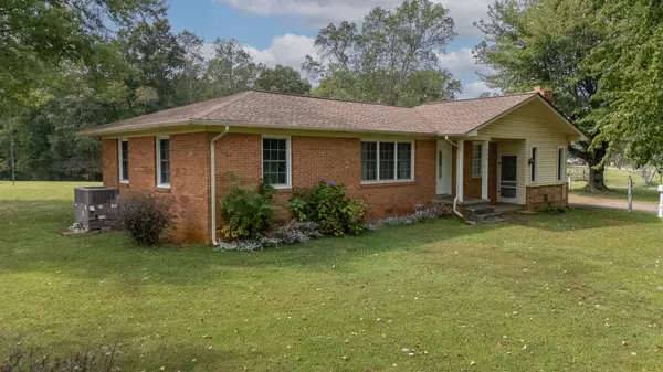 Ethridge, TN 38456,492 Campbellsville Pike