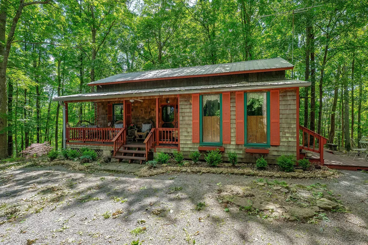 Gainesboro, TN 38562,345 Hilltop Ln