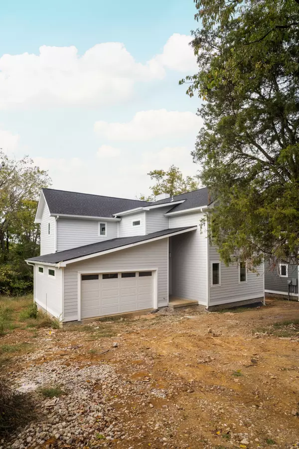 2401 Stivers St, Nashville, TN 37218