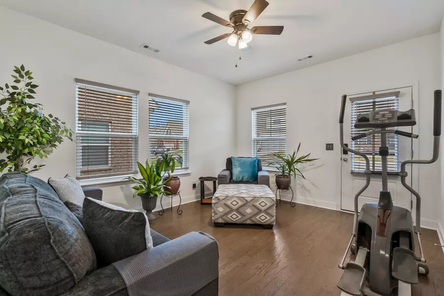 2326 Laurelstone Dr, Murfreesboro, TN 37130