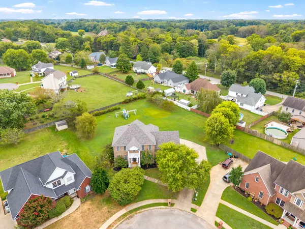 1013 Fox Hollow Pl, Adams, TN 37010