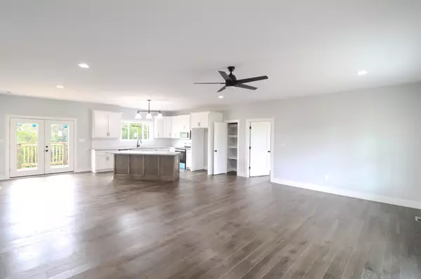 Lafayette, TN 37083,5264 Galen Rd