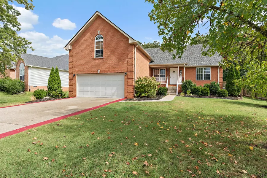 1044 Secretariat Dr, Mount Juliet, TN 37122