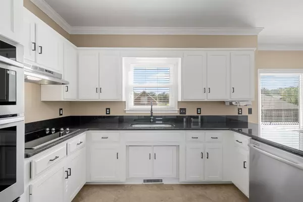 155 Archgate Ct, Clarksville, TN 37043