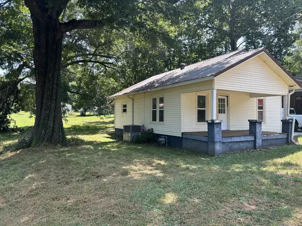 Bruceton, TN 38317,106 Hemlock St