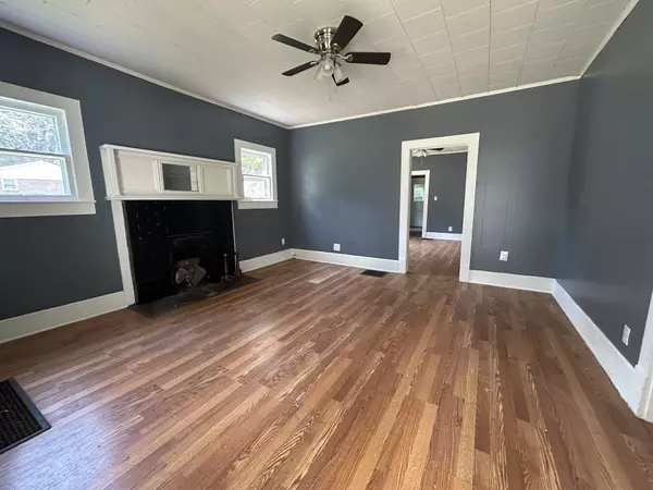 Bruceton, TN 38317,107 Hemlock St