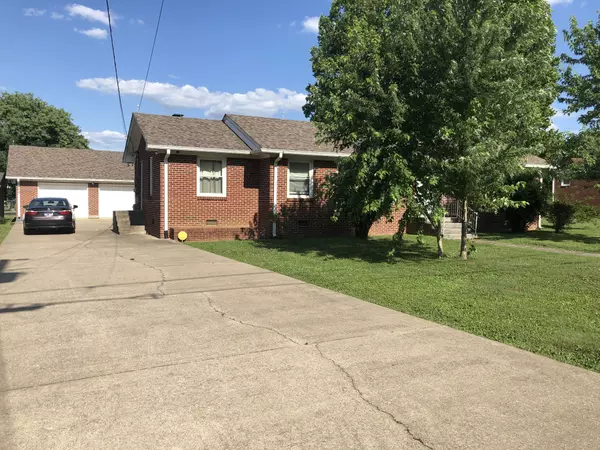 1109 Edgehill Dr, Lebanon, TN 37087