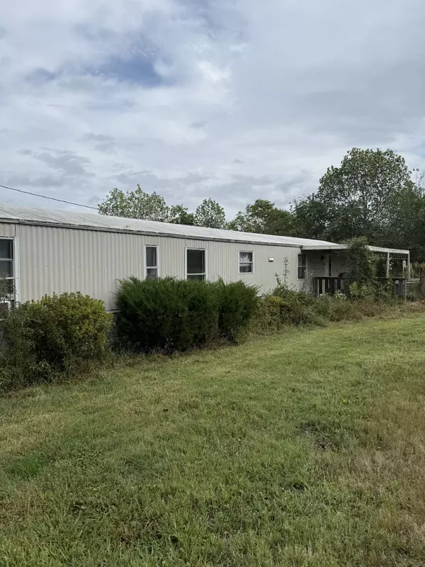Lafayette, TN 37083,80 Manion Rd