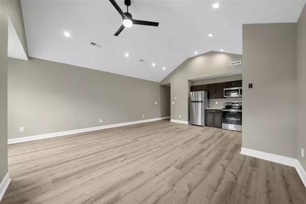 Hopkinsville, KY 42240,115 Holley St #B