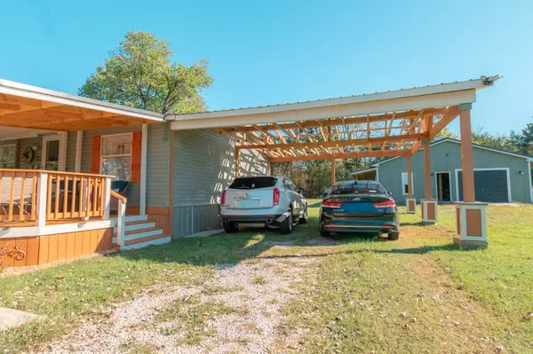 Russellville, KY 42276,302 Hunters Cir